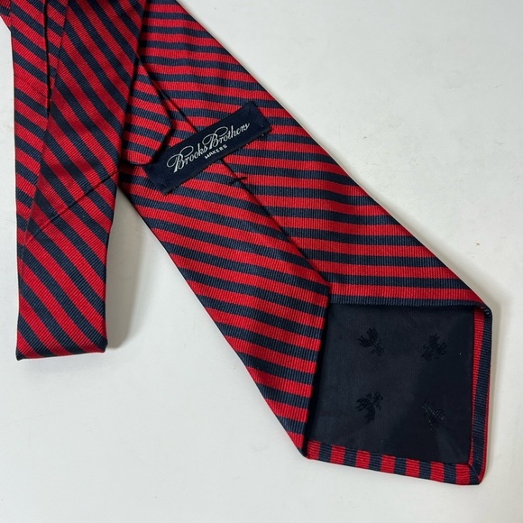 Brooks Brothers Woven in England Mads in USA Classic Red and Navy Power Tie - Picture 5 of 10